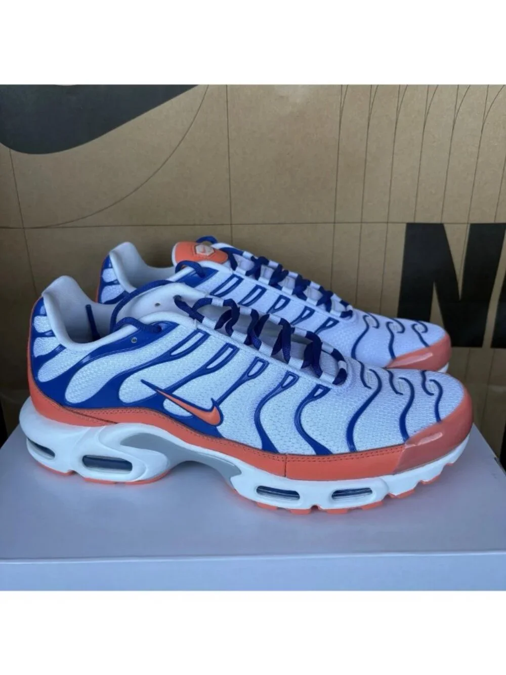 NEW Nike Air Max Plus Blue Coral White HF0665-900 Men Size 10, Womens 11.5